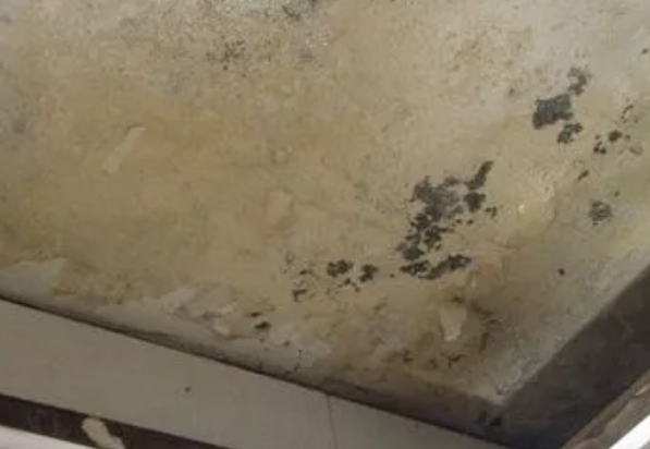 合浦阳台漏水维修公司分享下合浦卫生间渗水维修需要注意哪些问题。